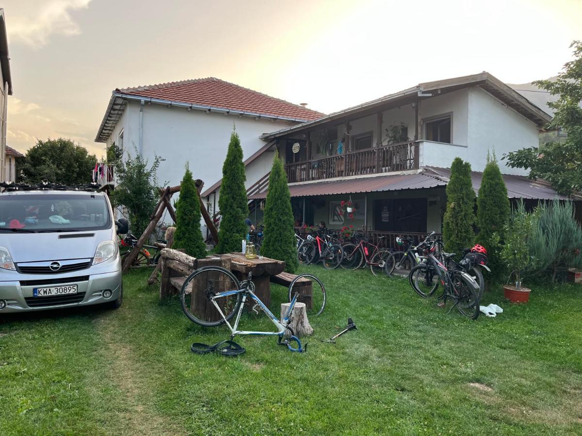 Kitka Hostel - Vratnica Exterior foto