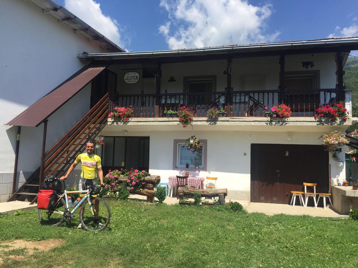 Kitka Hostel - Vratnica Exterior foto